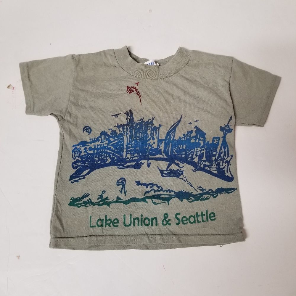 Lake union Seattle kids t-shirtArtwork 2010 Tee shirt feels very vintage